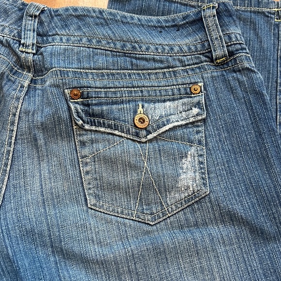 Jeanstar Distressed Crop Jeans size 12 - Picture 2 of 5